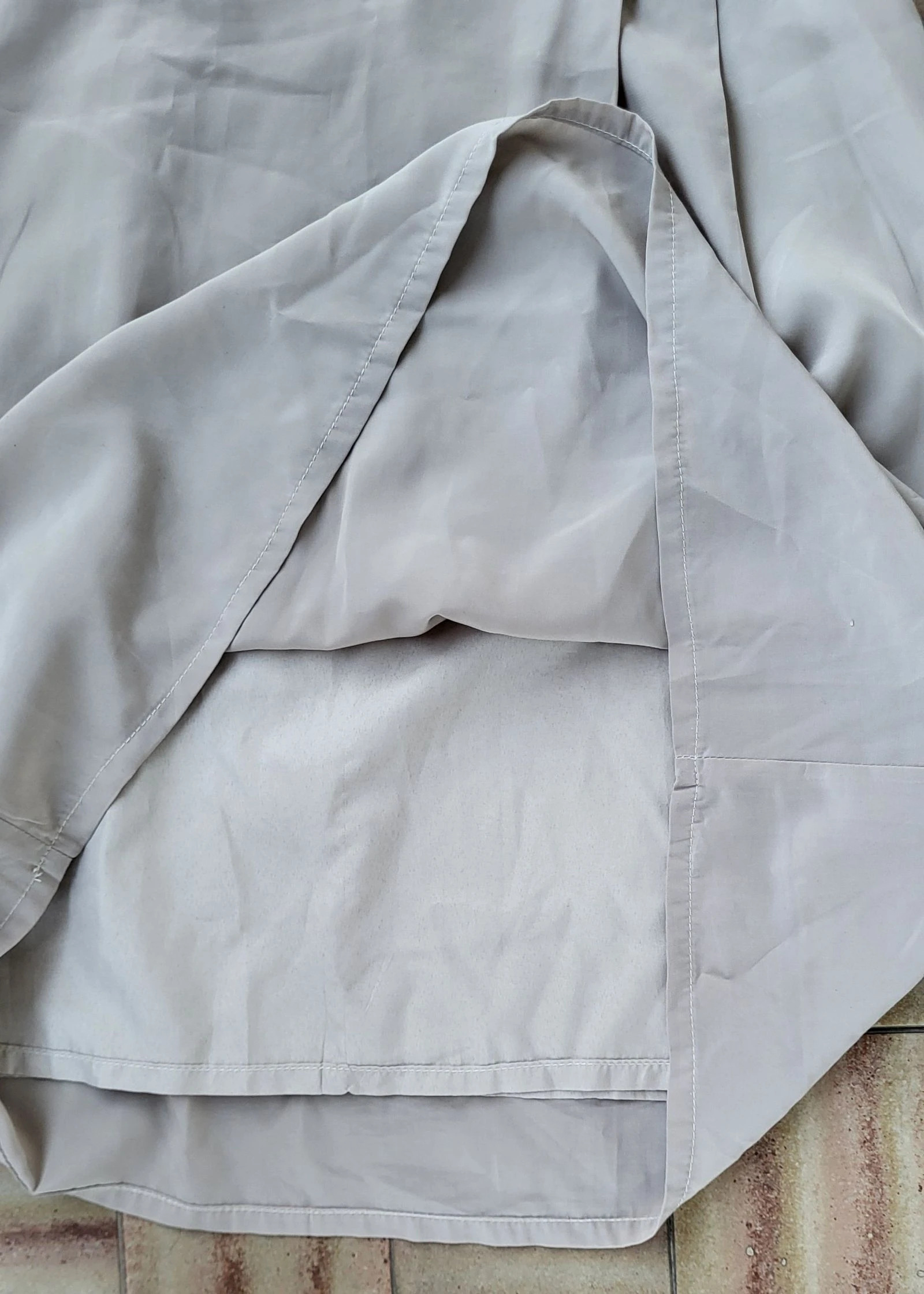 Vero Moda Vestido TFr40/TL-Bege/Ecru- Costas Fantasia & Tecido sedoso em TBE – photo 15